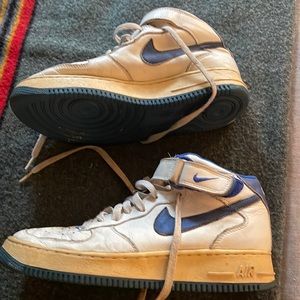 Vintage Nike Air Women’s? High tops sz 9, white/blue #990204 HJ